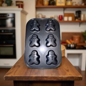 Nordic Ware Gingerbread Man 6 Kids Cakelet Cake Pan Jello Mold